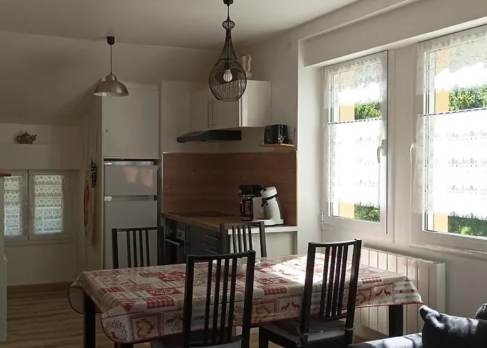 Chez Thythy - 8 La Capelette 萨维尼亚克莱奥尔莫