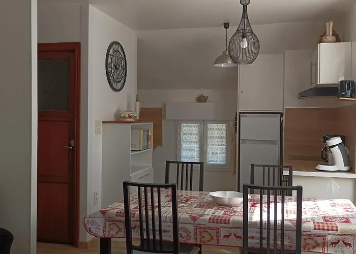 Chez Thythy - 8 La Capelette 萨维尼亚克莱奥尔莫